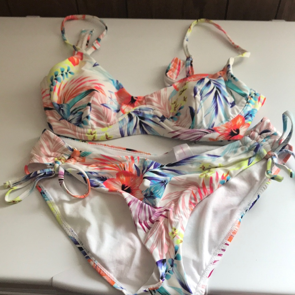 No Boundaries Tropical Bikini Large